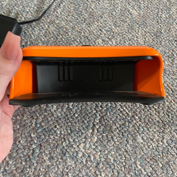 Mini Sally Hansen Nail Lamp - Picture 3 of 3